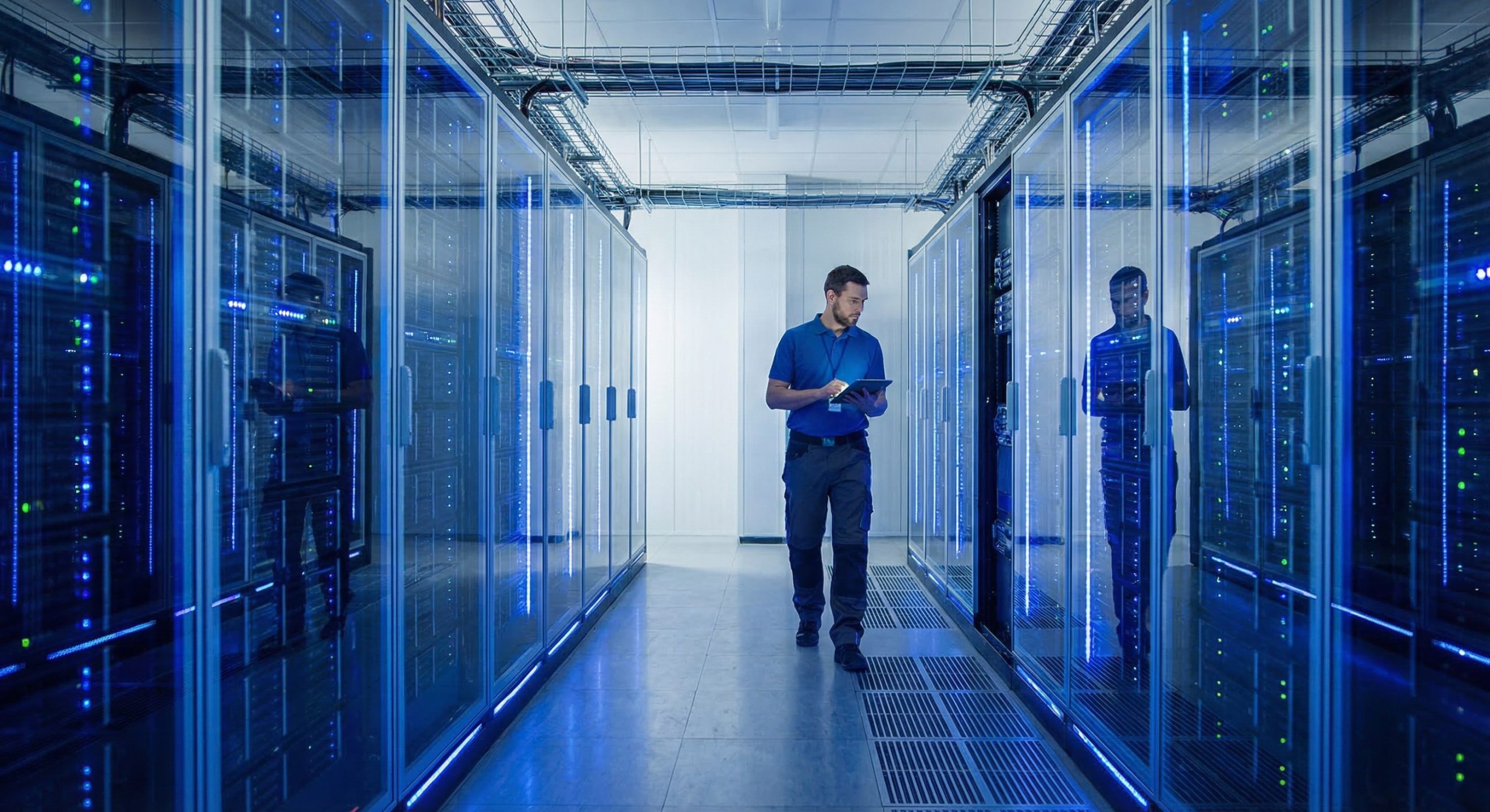 2026-03-14-16-13-01-rechenzentrum-stuttgart-detail Rechenzentrum Stuttgart Innenansicht